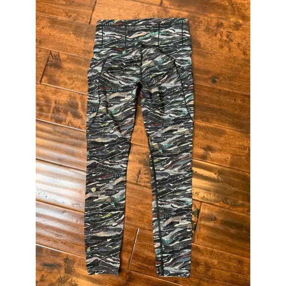Lululemon Multicolor Patterned Athletic Pants, Size 6 - Picture 2 of 3